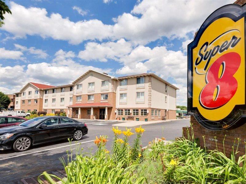 Super 8 By Wyndham Akron S/Green/Uniontown Oh Eksteriør billede