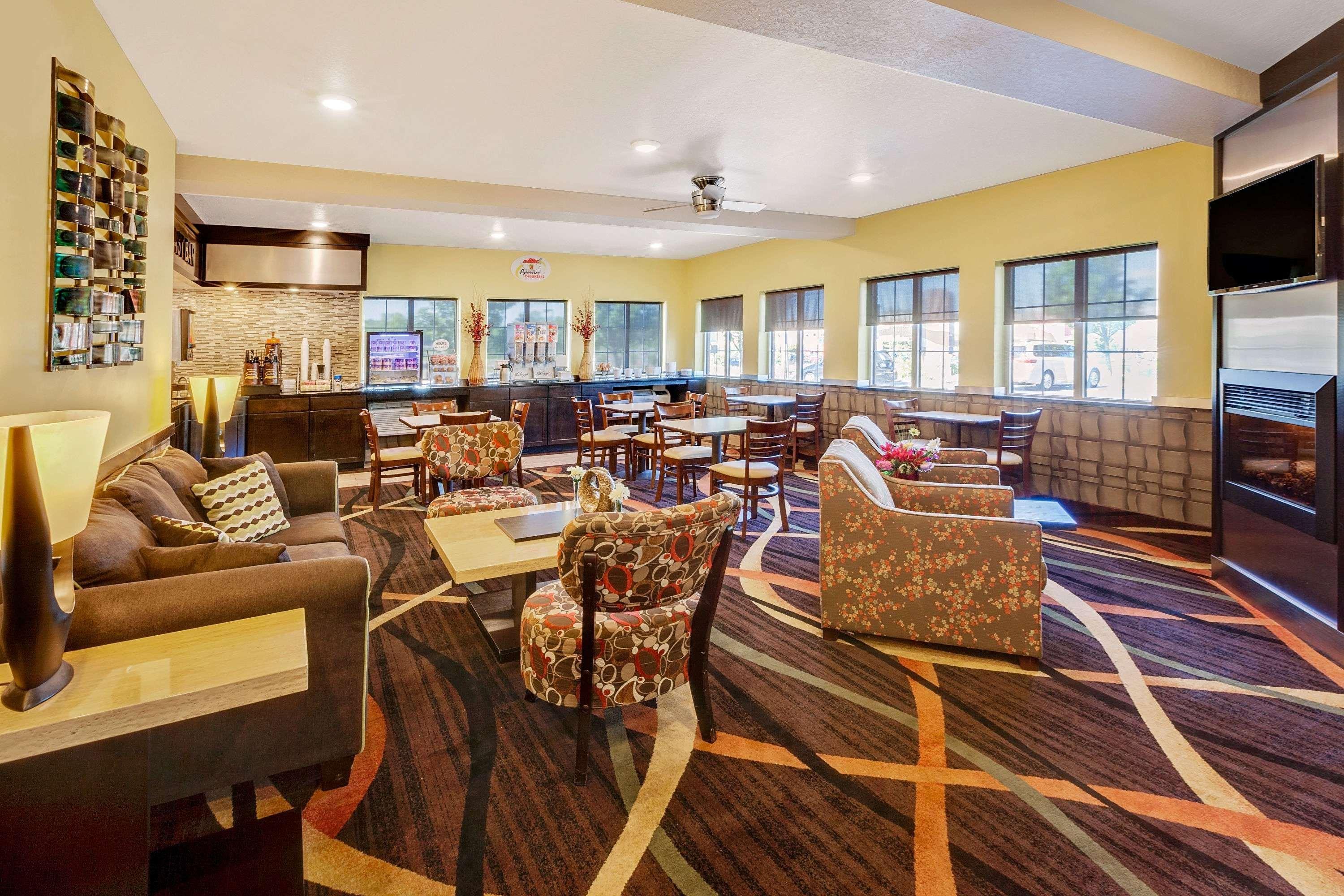 Super 8 By Wyndham Akron S/Green/Uniontown Oh Eksteriør billede