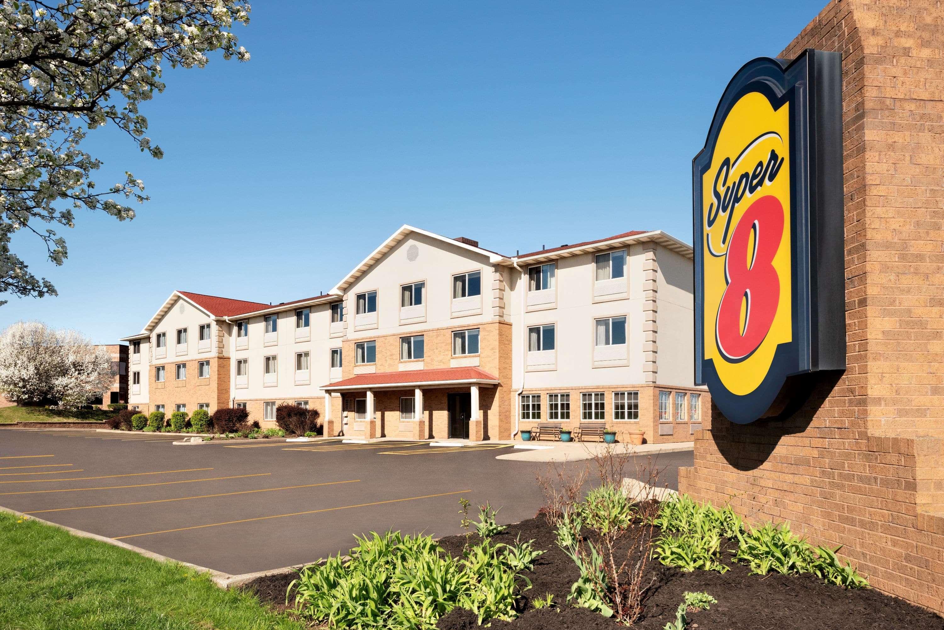 Super 8 By Wyndham Akron S/Green/Uniontown Oh Eksteriør billede